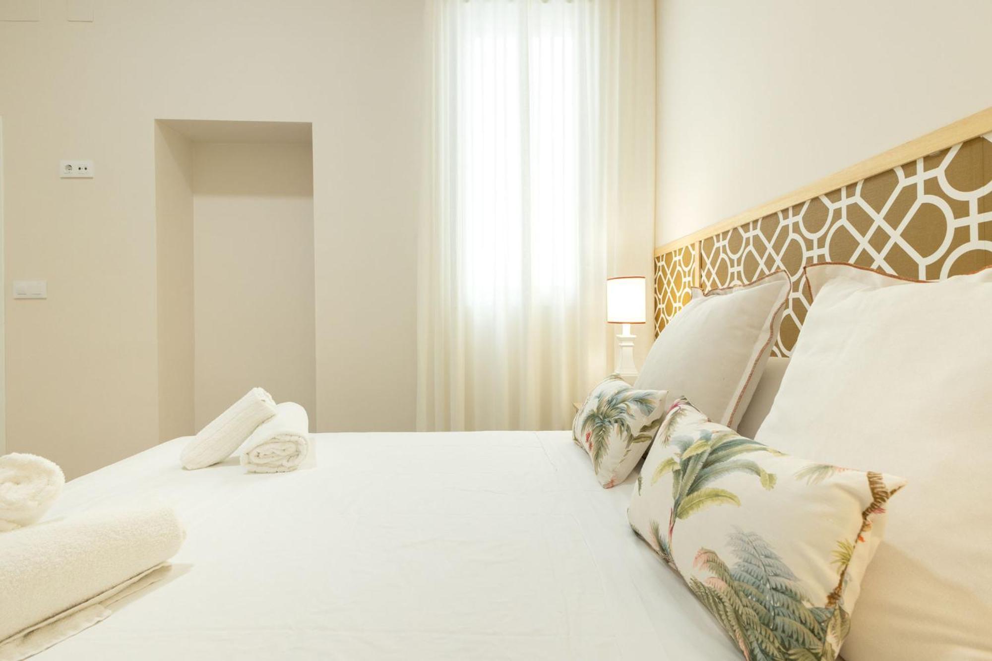 Rt41 Triana Deluxe Apartment Севиля Стая снимка